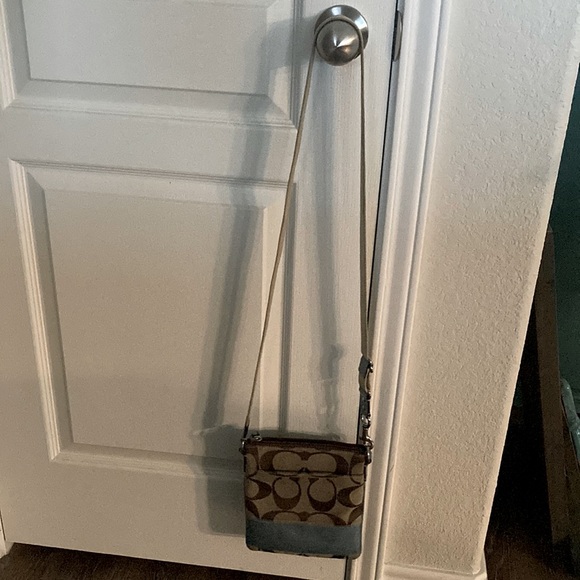 Cute authentic Coach cross body 2 tone with coach brown monogram and blue. - Picture 1 of 11